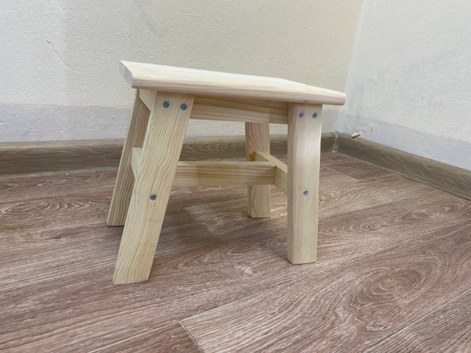 Табурет деревянный в Кургане