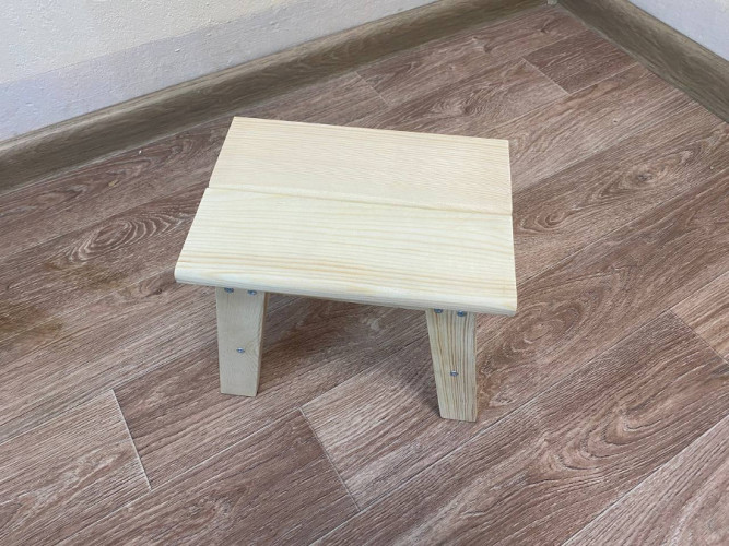 Табурет деревянный в Кургане