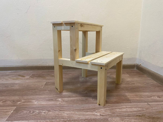 Табурет-стремянка деревянный в Кургане